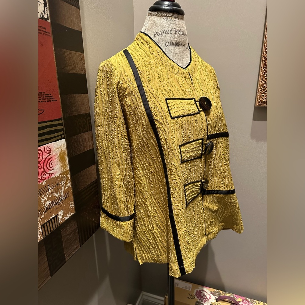 Ali Miles Mustard Yellow Artsy Swing Jacket - DARLING!! - Picture 2 of 9